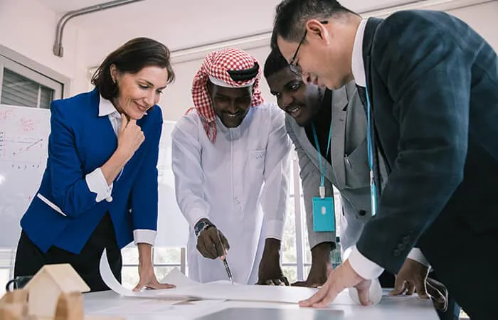 Créer une société aux Émirats arabes unis : Free Zone ou Mainland, visa de résidence, compte bancaire, Corporate Tax et TVA