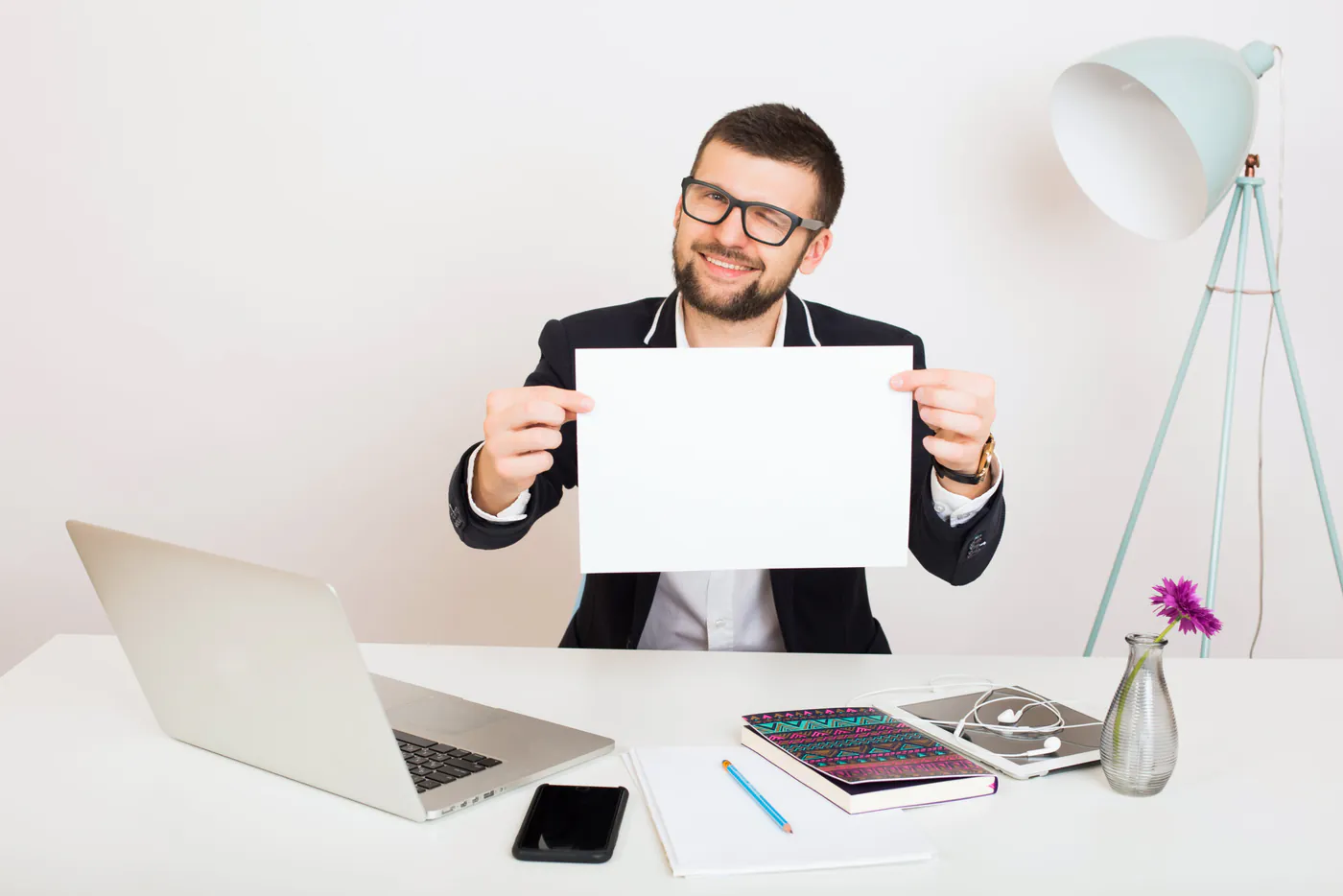 How to Get an Influencer Permit in UAE ? Complete Guide by FZM Solutions
